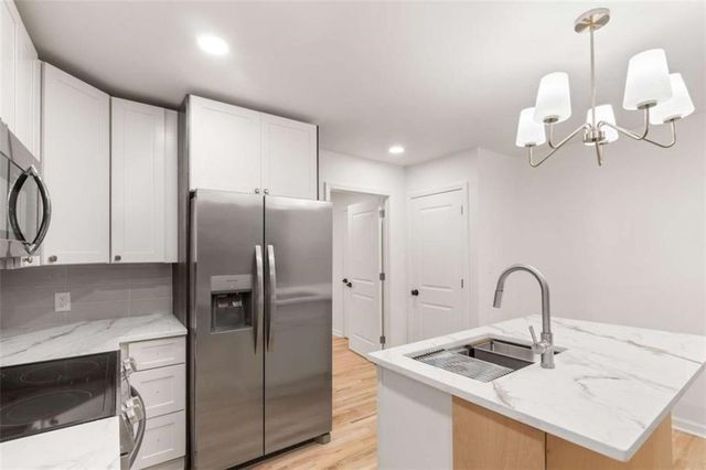 6048 BLACKHAWK Trail, Mableton, GA 30126