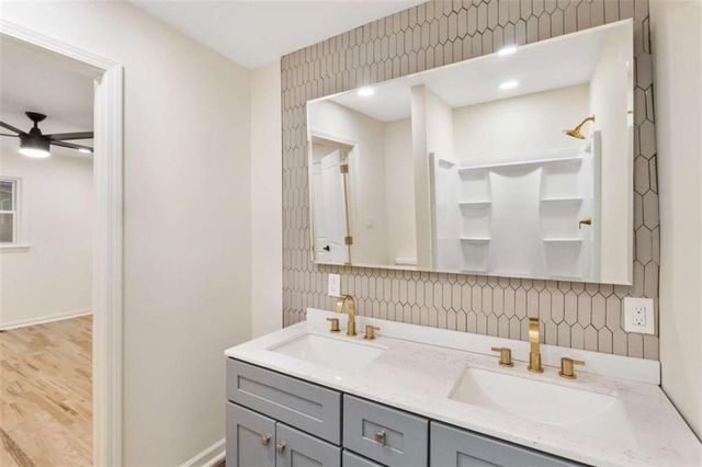 6048 BLACKHAWK Trail, Mableton, GA 30126