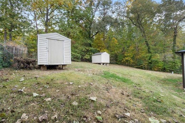 6048 BLACKHAWK Trail, Mableton, GA 30126