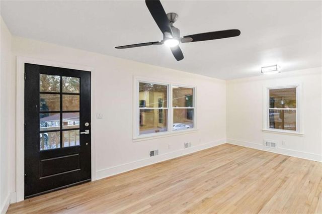 6048 BLACKHAWK Trail, Mableton, GA 30126