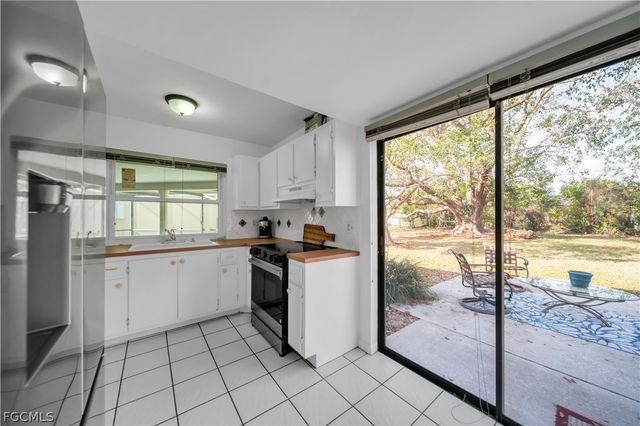 4126 SE 1st CT, Cape Coral, FL 33904