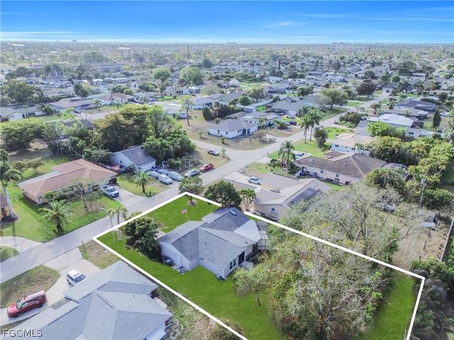 4126 SE 1st CT, Cape Coral, FL 33904