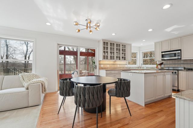 890 Fernbrook Lane N, Plymouth, MN 55447