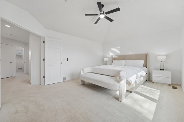 890 Fernbrook Lane N, Plymouth, MN 55447