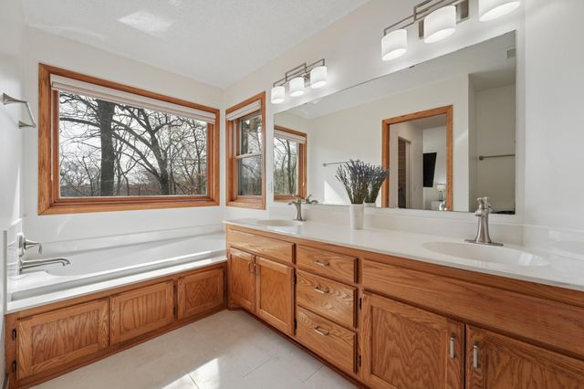 890 Fernbrook Lane N, Plymouth, MN 55447