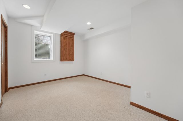 890 Fernbrook Lane N, Plymouth, MN 55447