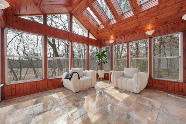 890 Fernbrook Lane N, Plymouth, MN 55447