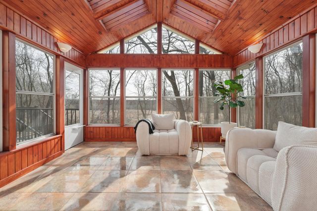 890 Fernbrook Lane N, Plymouth, MN 55447