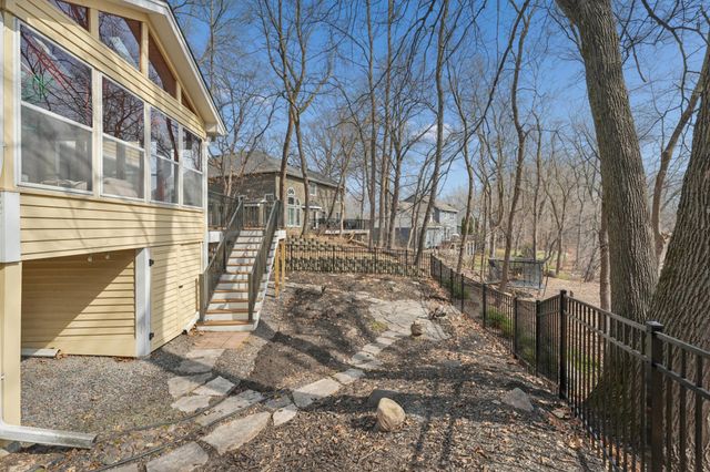 890 Fernbrook Lane N, Plymouth, MN 55447