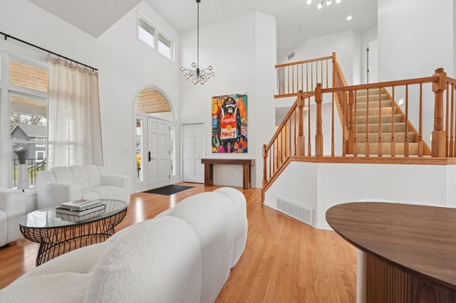 890 Fernbrook Lane N, Plymouth, MN 55447