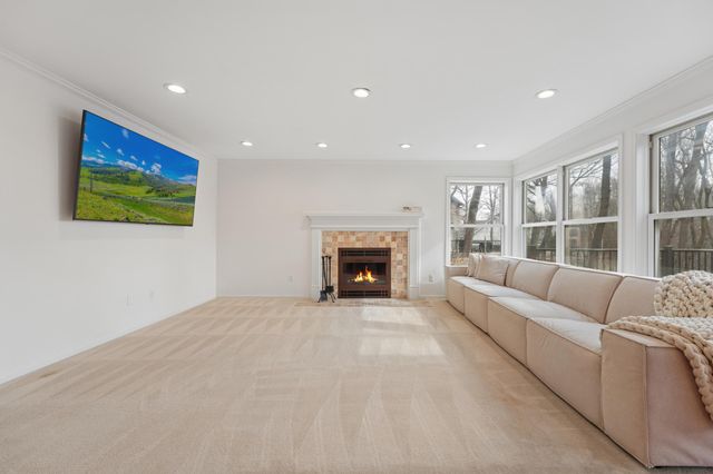 890 Fernbrook Lane N, Plymouth, MN 55447