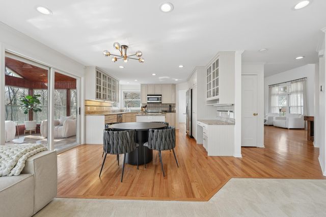 890 Fernbrook Lane N, Plymouth, MN 55447