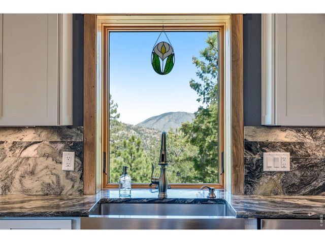 80 Lookout Dr, Lyons, CO 80540