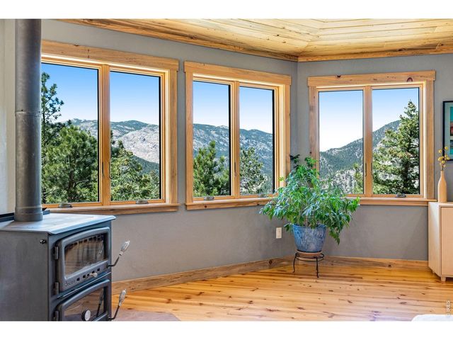 80 Lookout Dr, Lyons, CO 80540