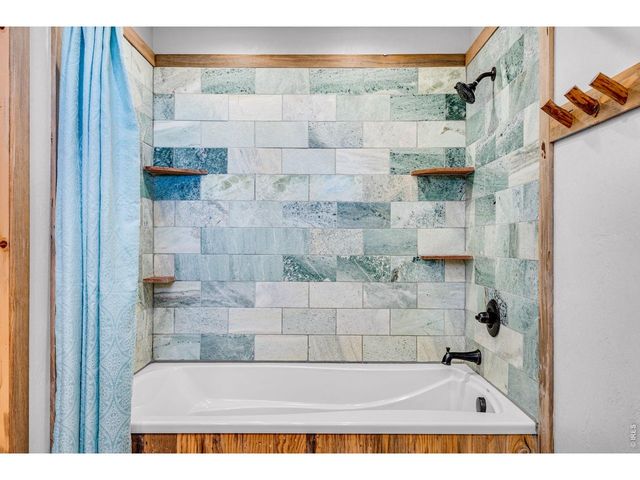80 Lookout Dr, Lyons, CO 80540