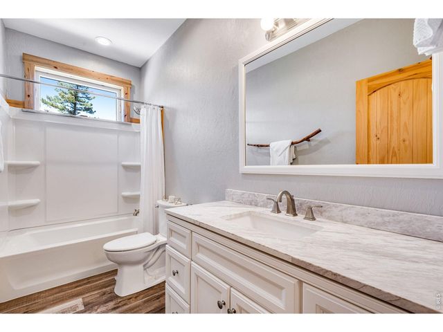 80 Lookout Dr, Lyons, CO 80540