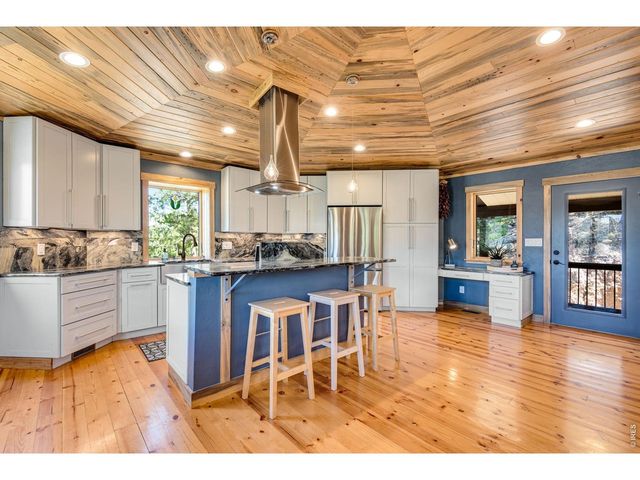 80 Lookout Dr, Lyons, CO 80540