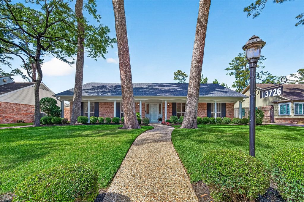 13726 Kingsride Lane, Houston, TX 77079