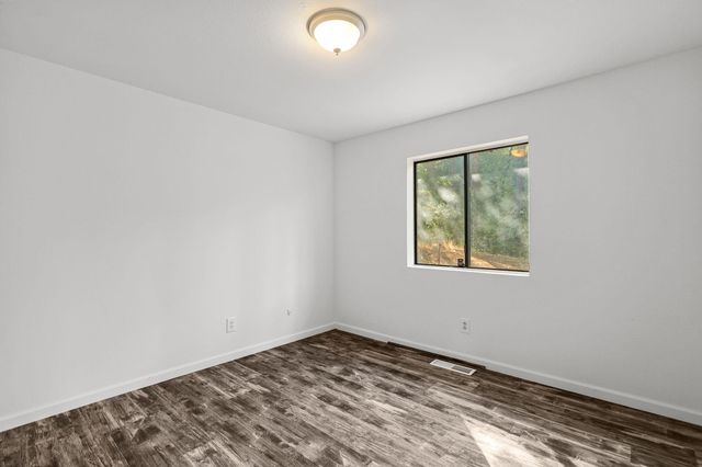 15309 Fawndale Road, Redding, CA 96003