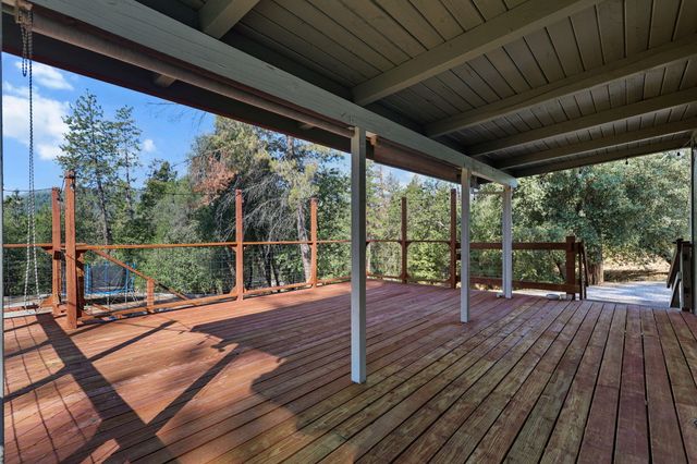 15309 Fawndale Road, Redding, CA 96003