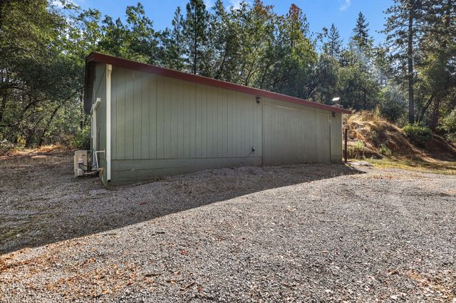 15309 Fawndale Road, Redding, CA 96003