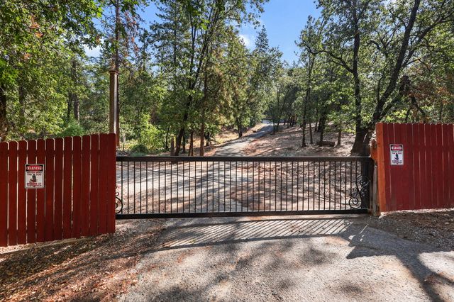 15309 Fawndale Road, Redding, CA 96003
