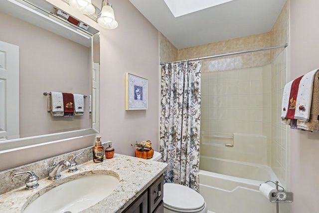 14615 W Hickory Avenue, Lemont, IL 60439