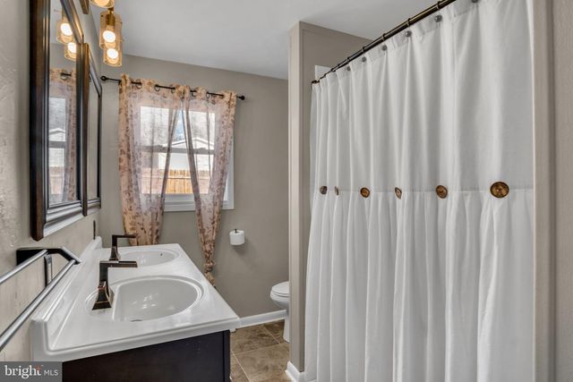 850 BUCK RD, Dover, PA 17315