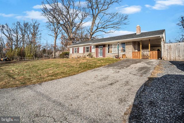 850 BUCK RD, Dover, PA 17315