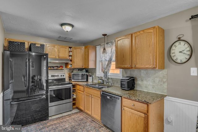 850 BUCK RD, Dover, PA 17315