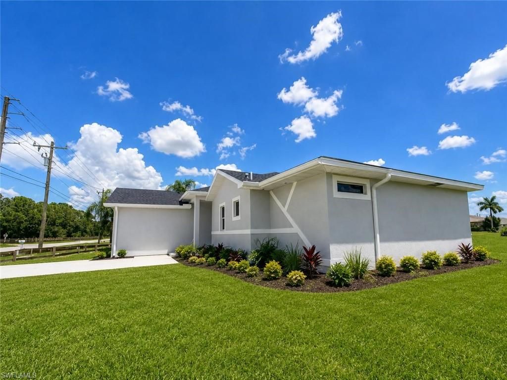 Image 3 of property listing at 3569 Andalusia BLVD, Cape Coral, FL 33909