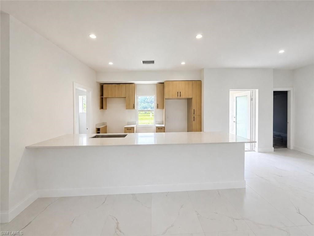 Image 4 of property listing at 3569 Andalusia BLVD, Cape Coral, FL 33909