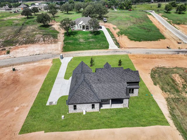 305 Wrangler Court, Weatherford, TX 76088