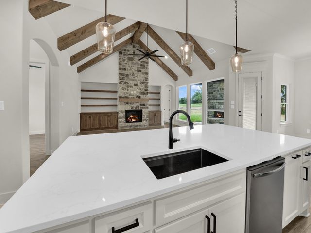 305 Wrangler Court, Weatherford, TX 76088