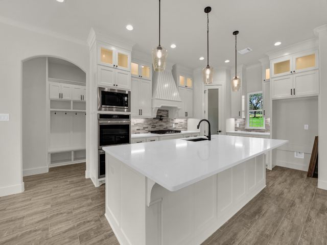 305 Wrangler Court, Weatherford, TX 76088