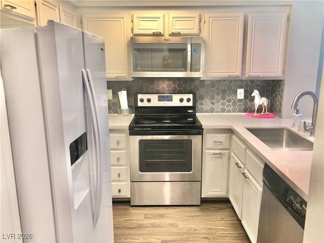 8917 ANTIOCH Way, Las Vegas, NV 89117