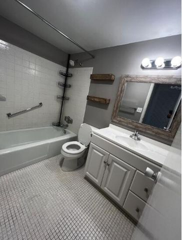 6289 Lear Drive 302, Atlantis, FL 33462