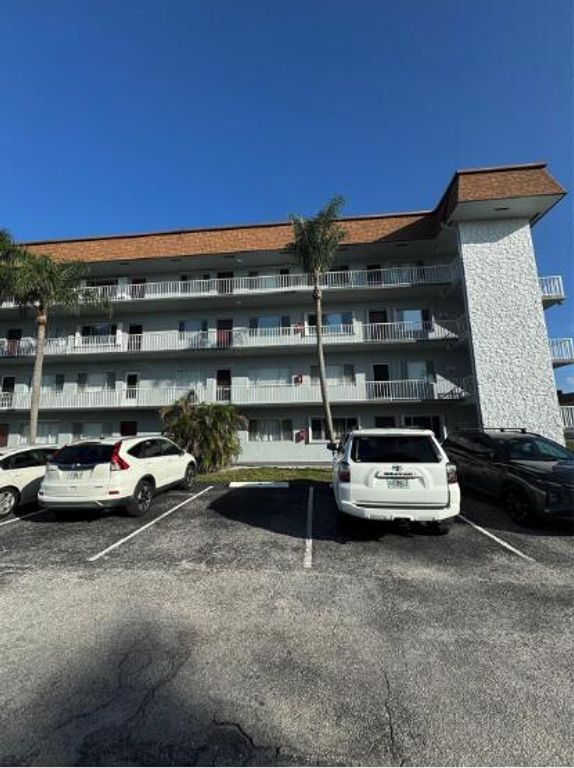 6289 Lear Drive 302, Atlantis, FL 33462