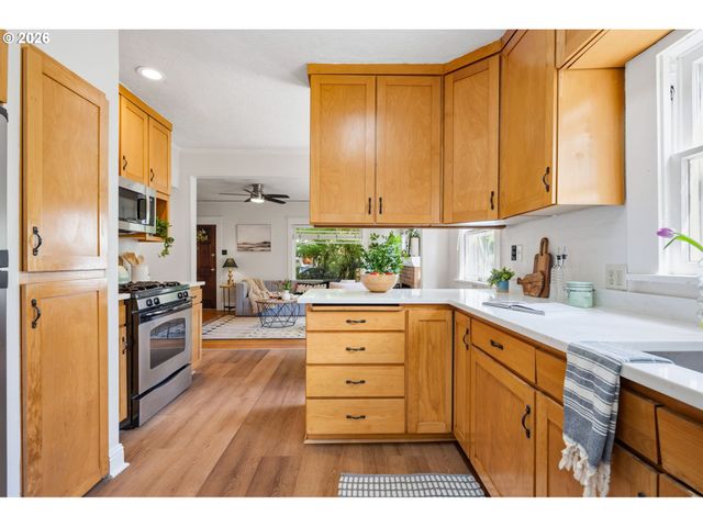 2611 Se 51st Ave A & B, Portland, OR 97206
