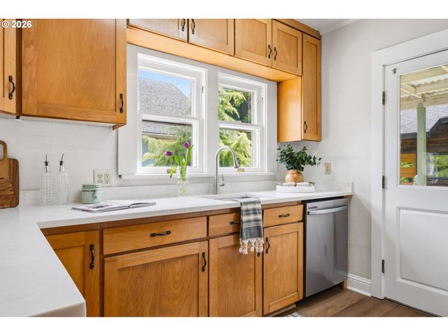 2611 Se 51st Ave A & B, Portland, OR 97206
