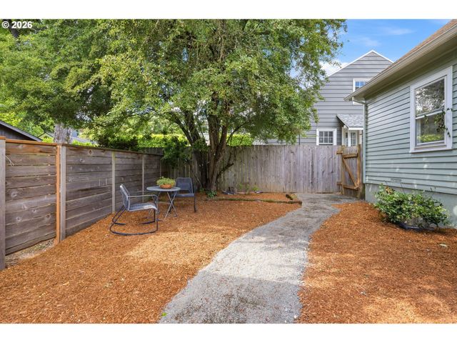 2611 Se 51st Ave A & B, Portland, OR 97206