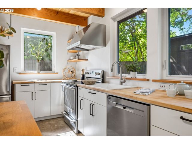 2611 Se 51st Ave A & B, Portland, OR 97206