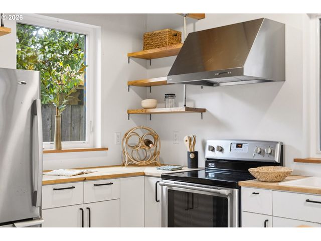 2611 Se 51st Ave A & B, Portland, OR 97206