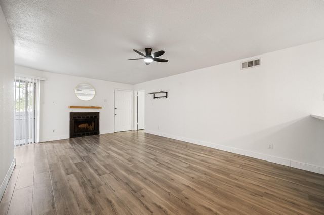 10733 Braes Bend Drive E10733, Houston, TX 77071