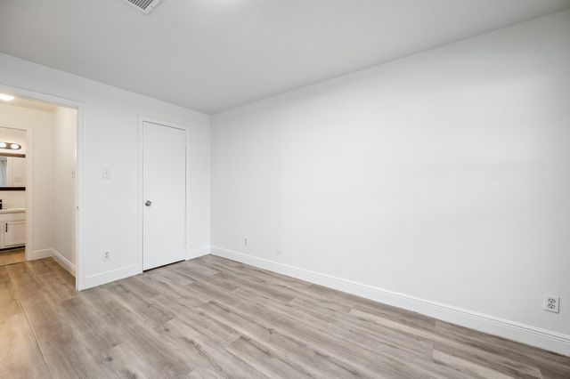 10733 Braes Bend Drive E10733, Houston, TX 77071