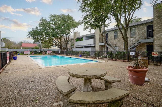 10733 Braes Bend Drive E10733, Houston, TX 77071