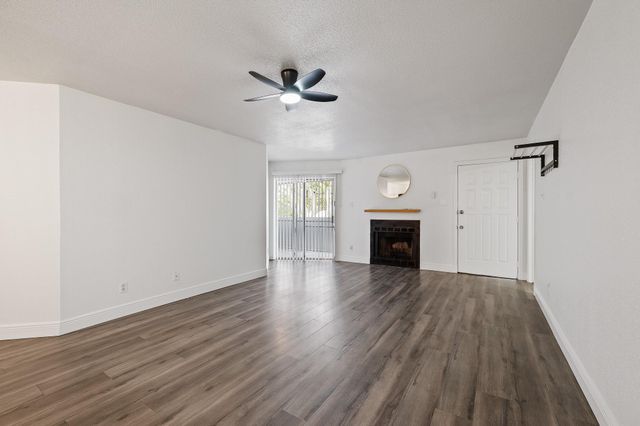 10733 Braes Bend Drive E10733, Houston, TX 77071