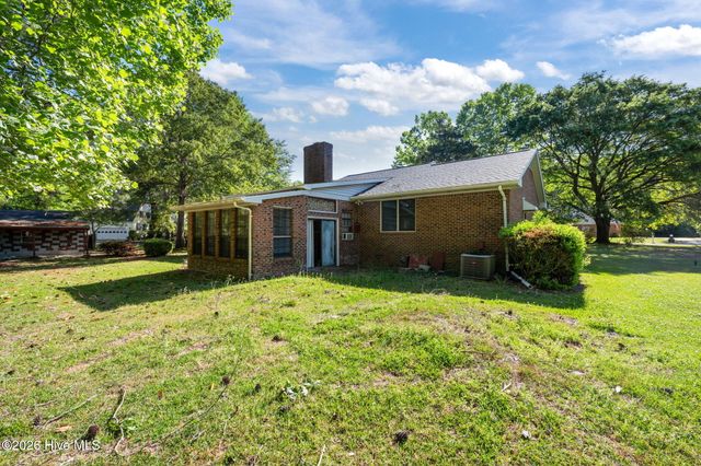 4802 Meadow Court Drive, New Bern, NC 28562