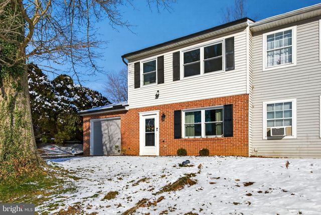 1004 TOM PAINE DR, Lancaster, PA 17603