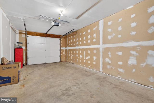 1004 TOM PAINE DR, Lancaster, PA 17603